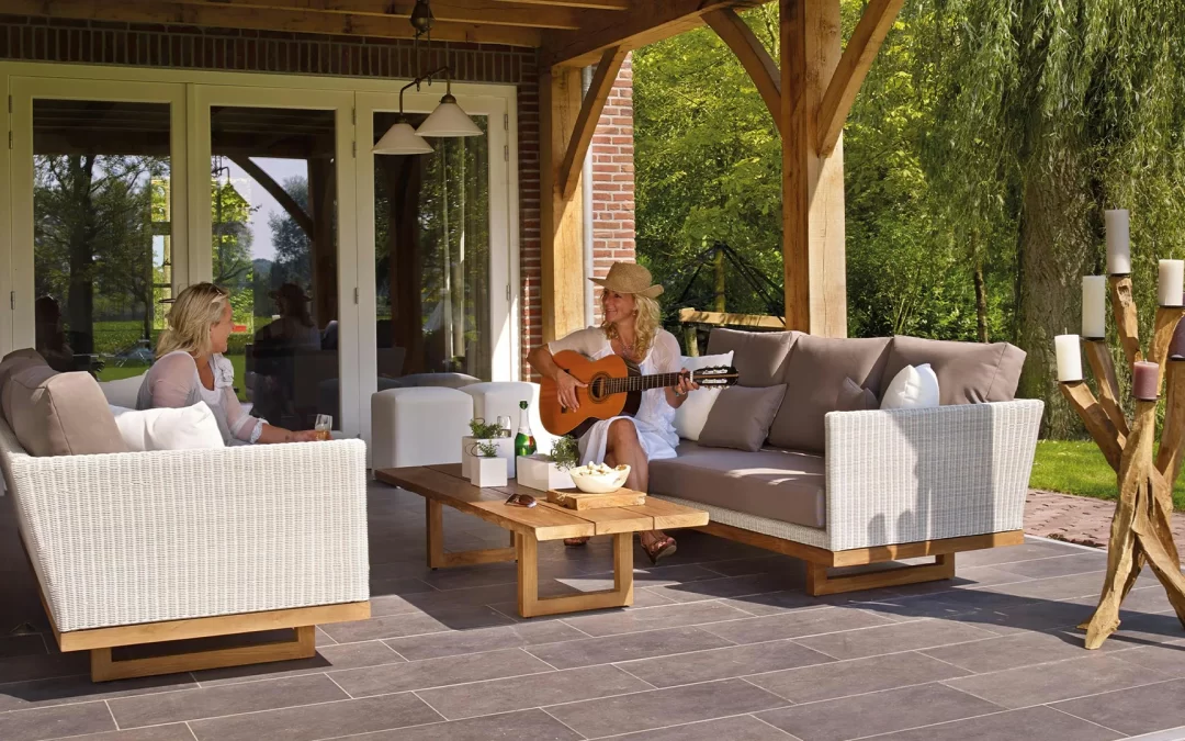 Deck Building: Enhance Your Outdoors with Style